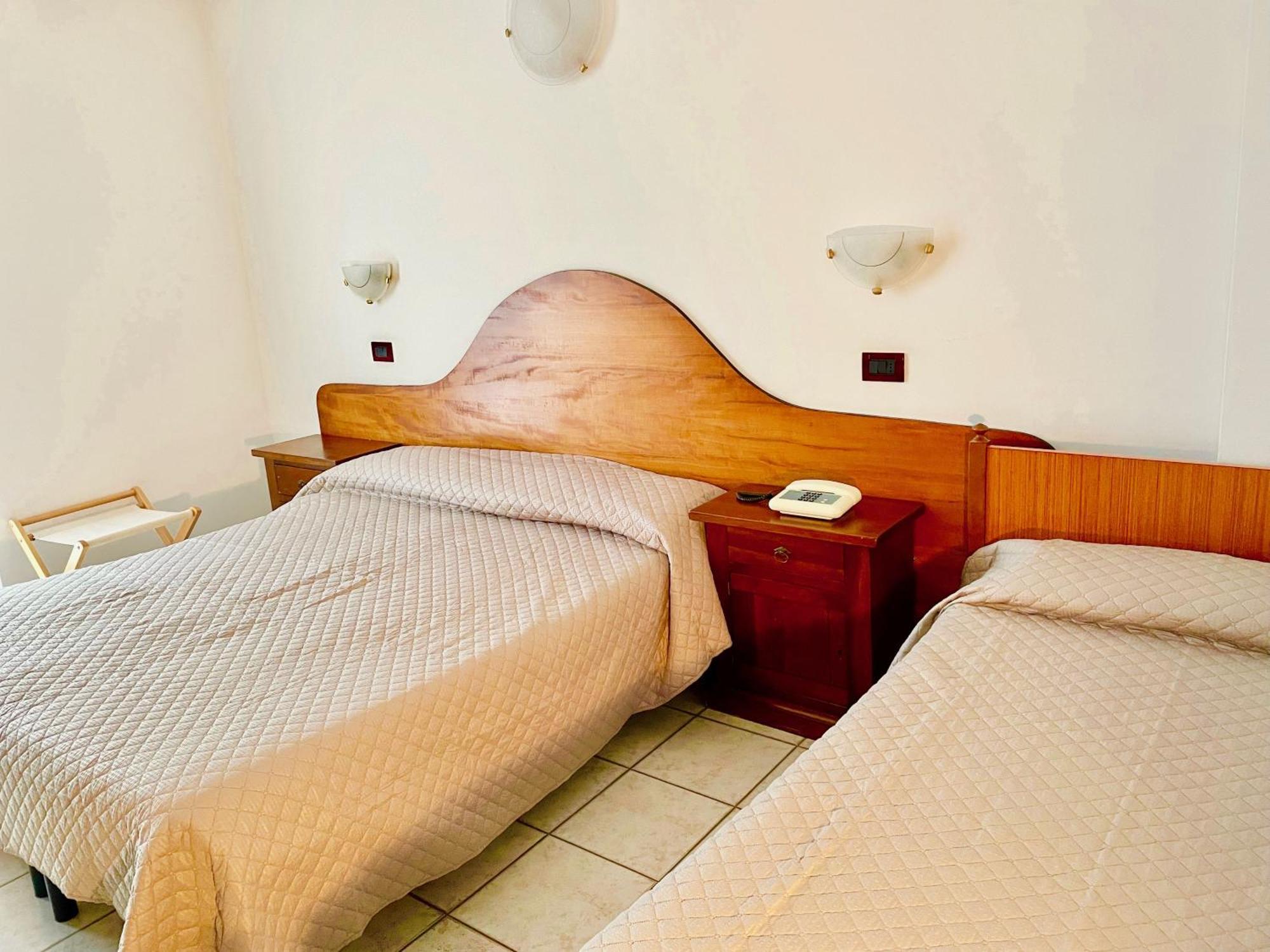 Hotel Edelweiss San Zeno di Montagna Eksteriør billede