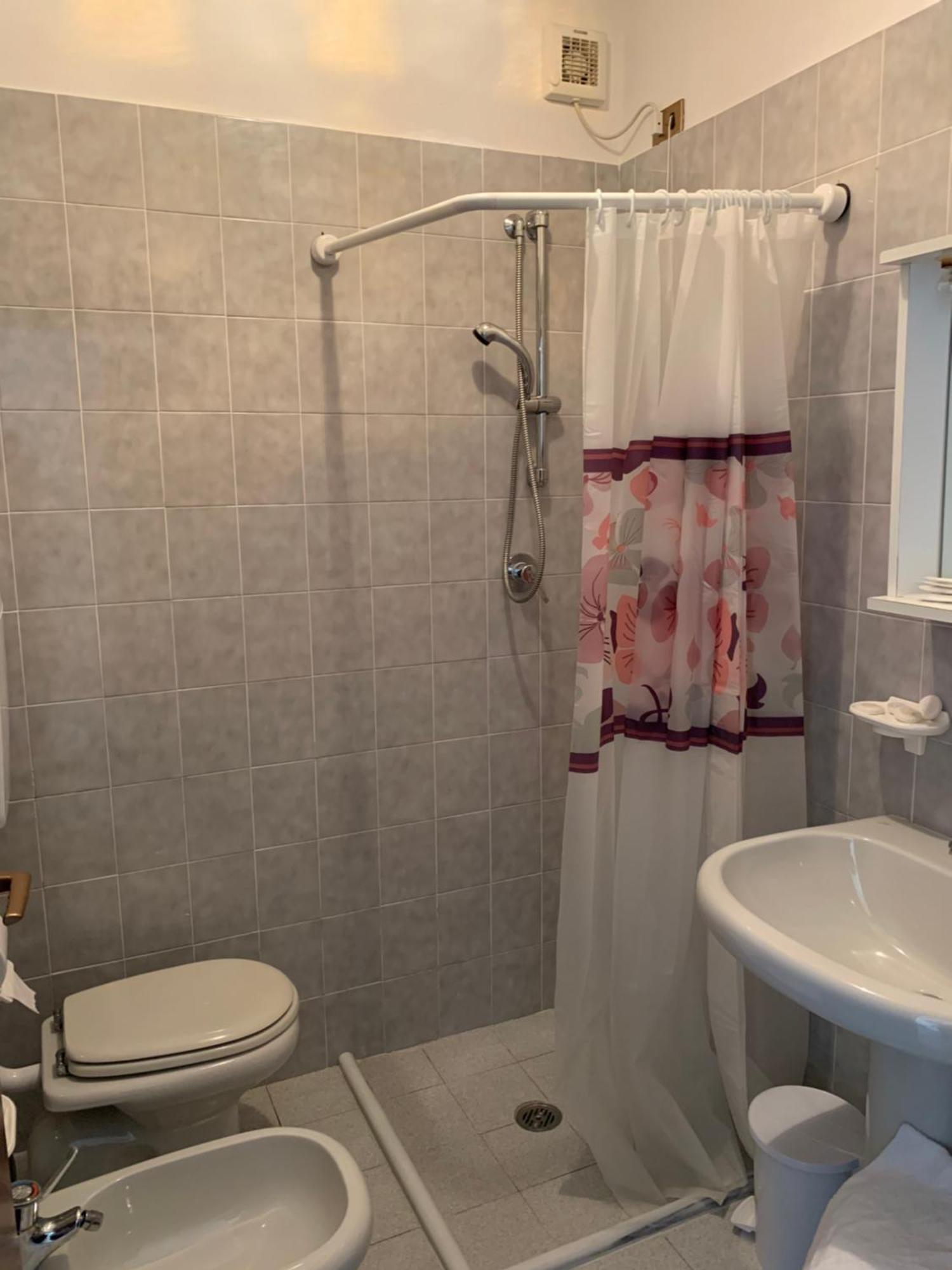 Hotel Edelweiss San Zeno di Montagna Værelse billede